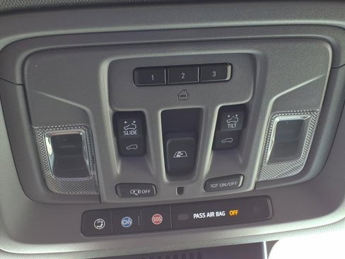 Certified 2023 GMC Sierra 1500 SLT w/ SLT Convenience Package image 38