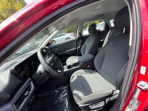 Used 2025 Kia K4 LXS image 23