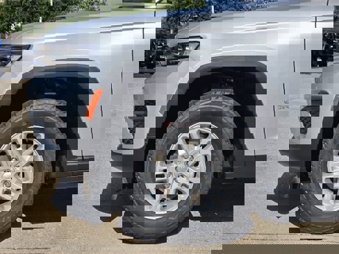 New 2025 Jeep Grand Cherokee Laredo w/ Luxury Tech Group I image 8