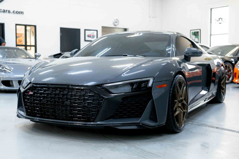 Used 2022 Audi R8 V10 w/ Premium Package image 3
