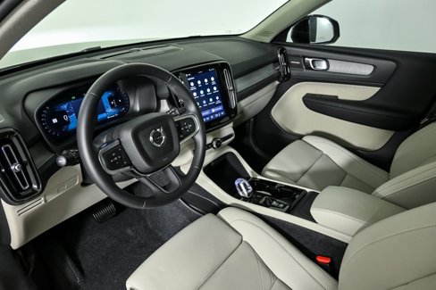 New 2026 Volvo XC40 B5 Ultra w/ Climate Package image 5