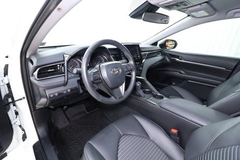 Used 2024 Toyota Camry SE image 9