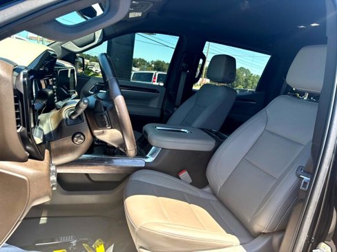 Used 2022 Chevrolet Silverado 1500 LTZ image 12