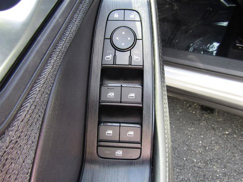 Used 2022 Nissan Rogue SV image 10