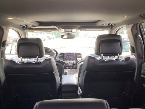 Used 2022 Jeep Grand Cherokee Laredo X image 16