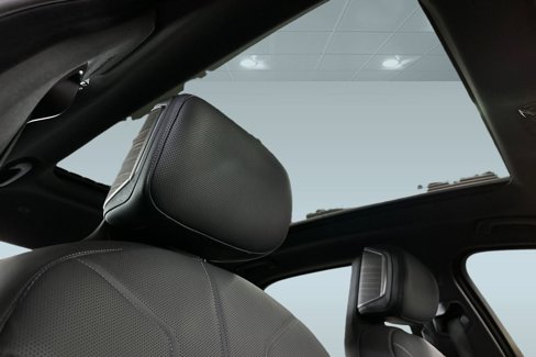 New 2026 BMW 750e xDrive image 13