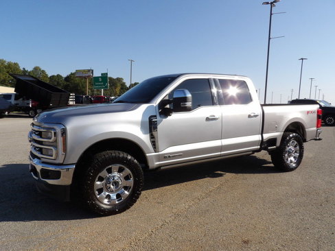 Used 2024 Ford F250 Lariat w/ Chrome Package image 3