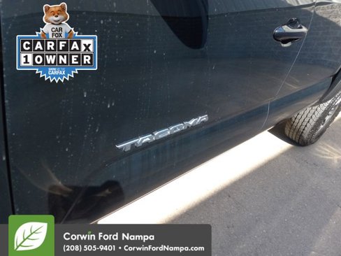 Used 2022 Toyota Tacoma TRD Off-Road image 9