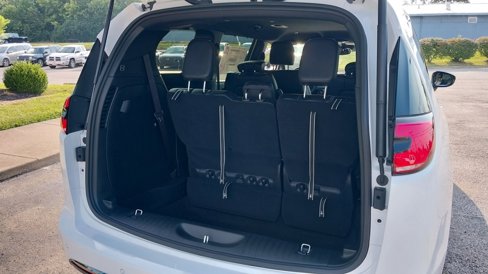 New 2026 Chrysler Pacifica Select image 8