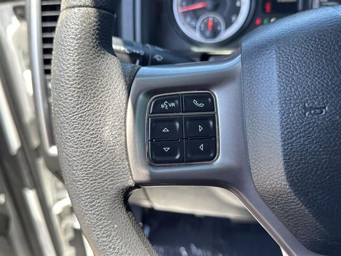 Used 2022 RAM 1500 Classic SLT image 10
