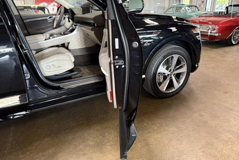 Used 2023 Genesis GV80 3.5T w/ Cargo Package image 65
