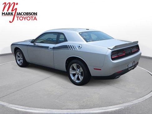 Used 2021 Dodge Challenger SXT image 13