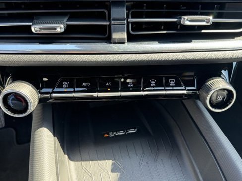 New 2026 Chevrolet Equinox EV LT image 20