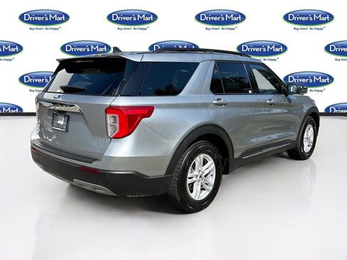 Used 2024 Ford Explorer XLT w/ Equipment Group 202A image 8