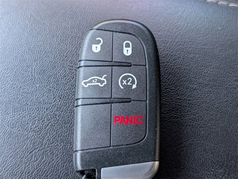 Used 2020 Jeep Cherokee Limited image 28