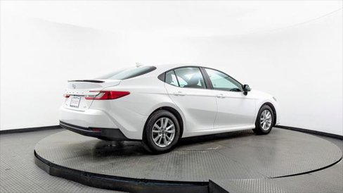 Used 2025 Toyota Camry LE image 8