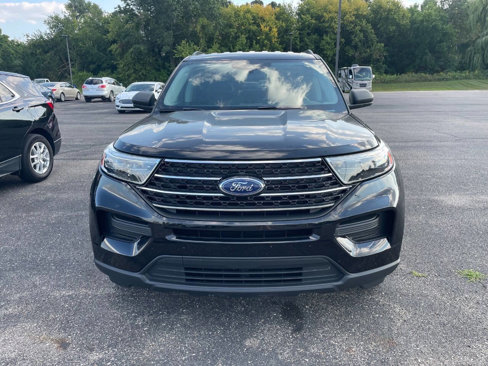 Used 2021 Ford Explorer XLT image 2