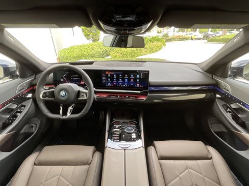 New 2026 BMW 550e xDrive image 12