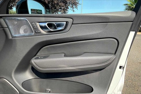 New 2026 Volvo XC60 B5 Ultra w/ Climate Package image 30