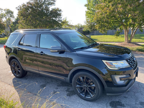 Used 2017 Ford Explorer XLT w/ Equipment Group 202A image 8
