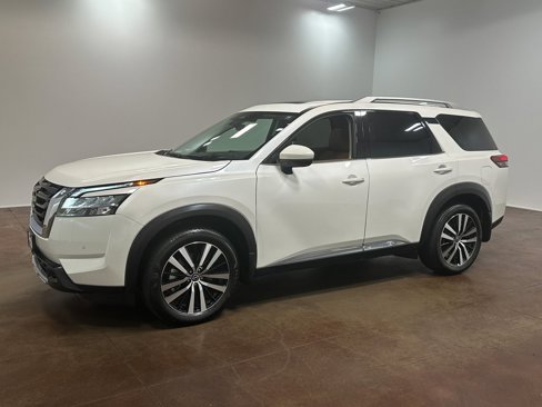 Used 2024 Nissan Pathfinder Platinum image 34