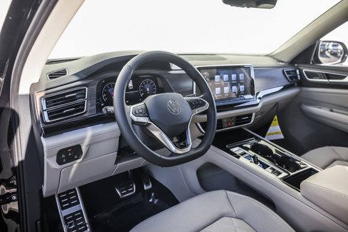 New 2025 Volkswagen Atlas SEL Premium R-Line image 6