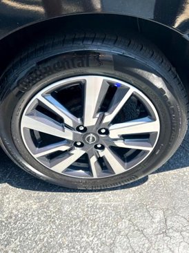 Used 2023 Nissan Versa SV image 17