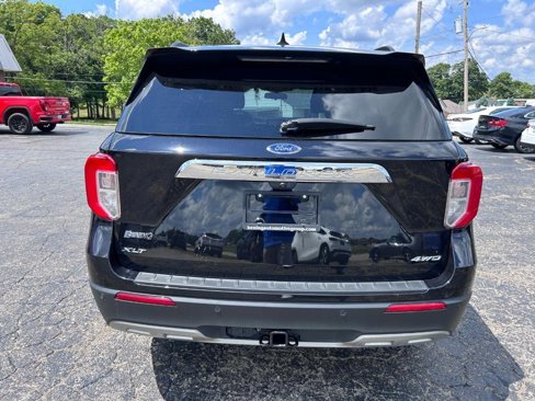 Used 2021 Ford Explorer XLT w/ Equipment Group 202A image 4