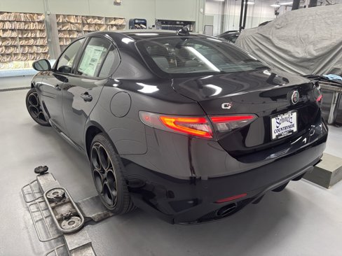 New 2025 Alfa Romeo Giulia AWD w/ Driving Assist Package image 9