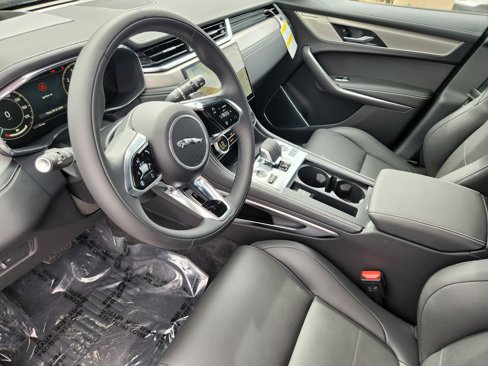 New 2026 Jaguar F-PACE R-Dynamic S image 17