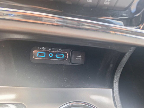 Used 2021 Jeep Grand Cherokee Laredo X image 11