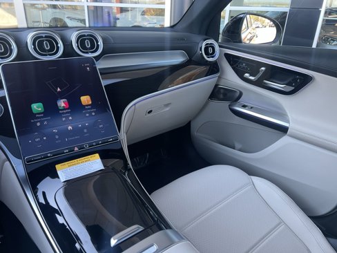 Certified 2025 Mercedes-Benz GLC 300 image 35