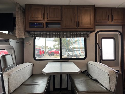 Used 2019 Ford E-450 and Econoline 450 Super Duty w/ Motorhome Prep Package image 28