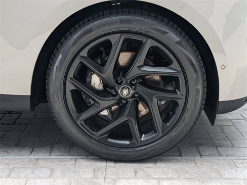 New 2025 Land Rover Range Rover Sport SE image 10