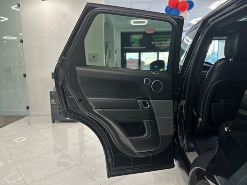 Used 2020 Land Rover Range Rover Sport HSE image 39