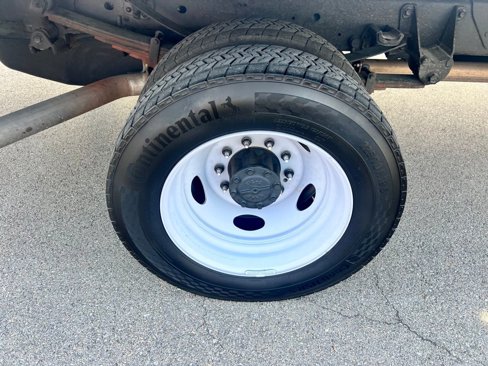 Used 2024 Ford F550 2WD Regular Cab Super Duty image 37