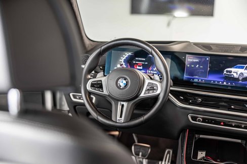 Used 2025 BMW X7 M60i w/ Climate Comfort Package image 41