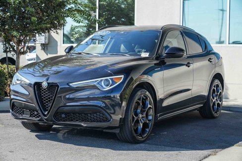 Used 2022 Alfa Romeo Stelvio Veloce image 3
