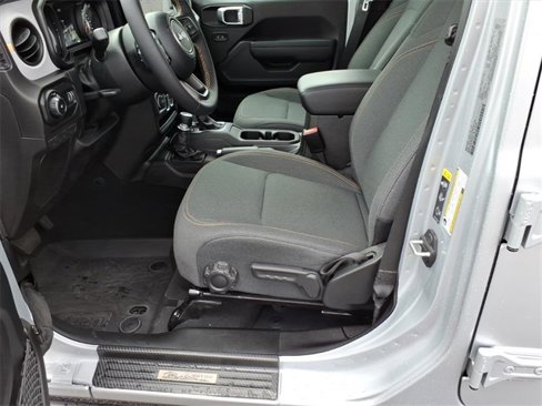 Used 2024 Jeep Wrangler Sport S image 11