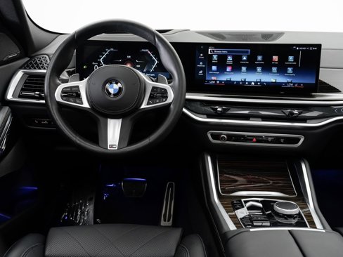 Used 2025 BMW X6 xDrive40i w/ Climate Comfort Package image 16
