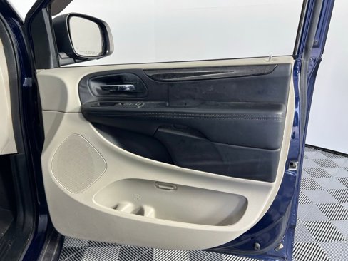Used 2013 Dodge Grand Caravan SE image 10
