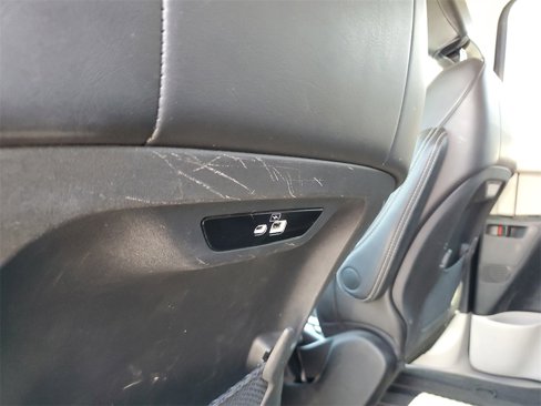 Used 2023 Chrysler Pacifica Touring-L image 31