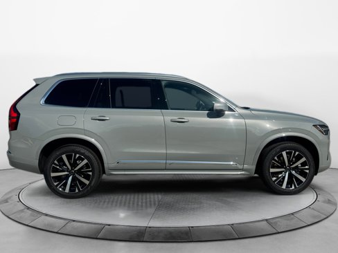New 2026 Volvo XC90 B6 Core image 8