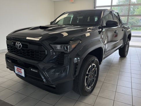 New 2025 Toyota Tacoma TRD Sport w/ TRD Sport Upgrade Package image 1