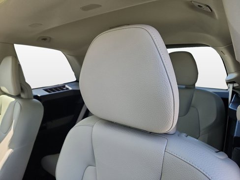 Certified 2024 Volvo XC90 B6 Plus w/ Protection Package Premier image 23