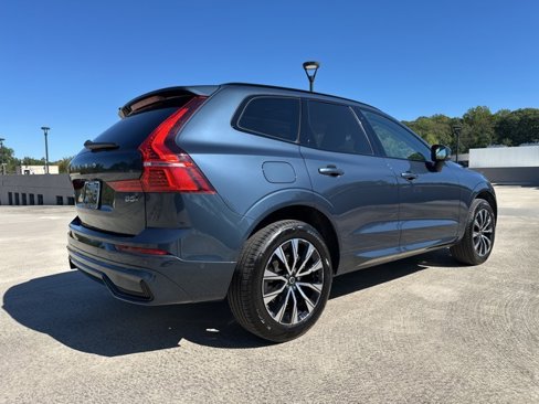 Certified 2025 Volvo XC60 B5 Plus w/ Climate Package image 9