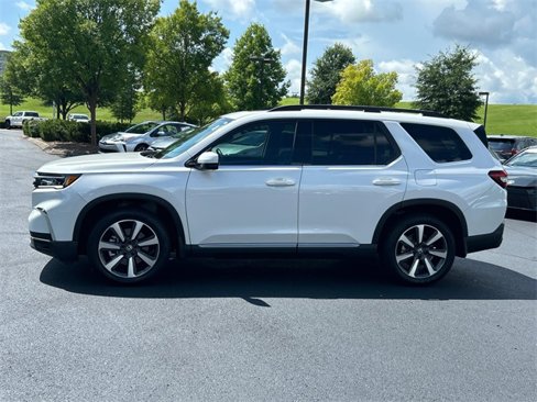 Used 2025 Honda Pilot Touring image 7