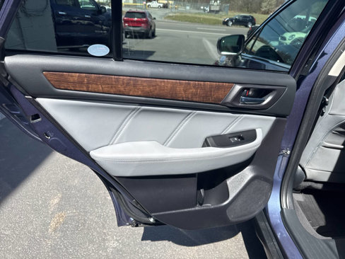Used 2018 Subaru Outback 2.5i Limited w/ Popular Package #2 image 18