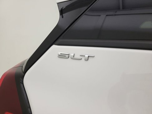 Used 2024 GMC Terrain SLT image 23