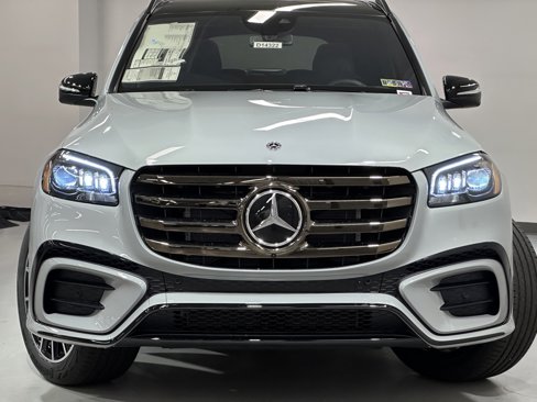 New 2026 Mercedes-Benz GLS 580 4MATIC image 3